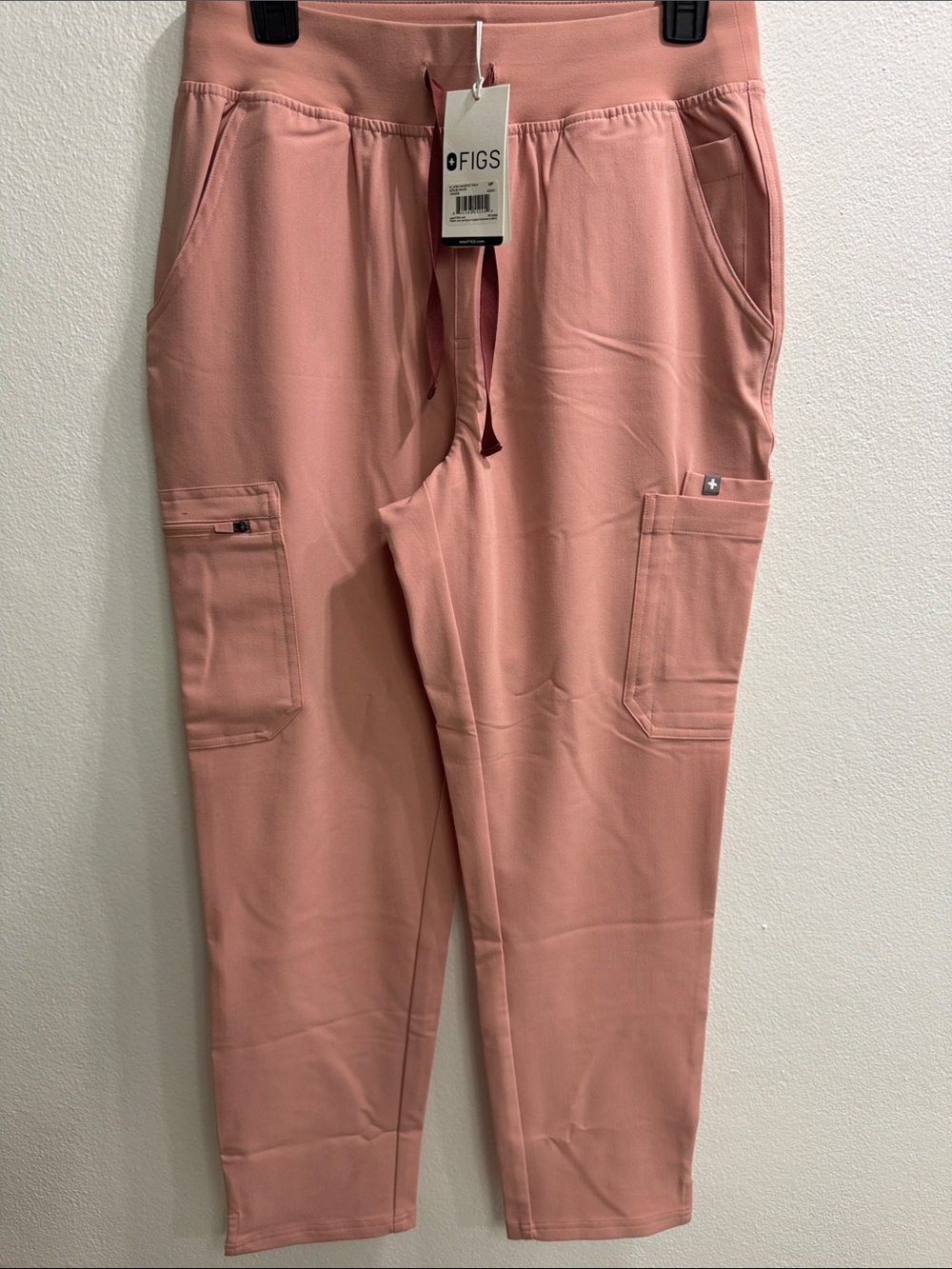 FIGS Women’s Cargo Pants - Dusty Rose